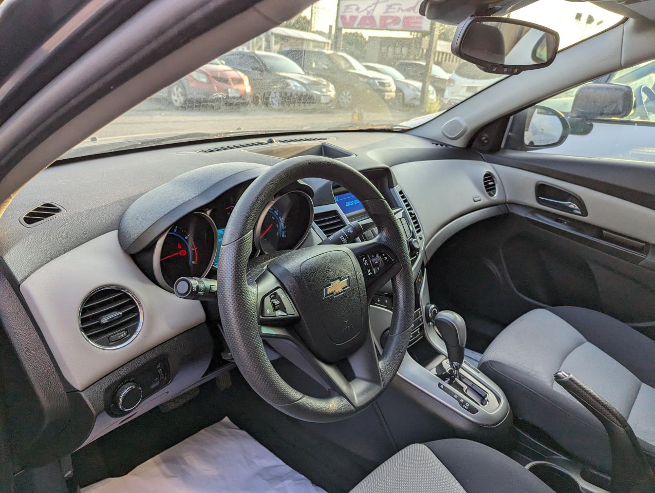 2014 Chevrolet Cruze 1.8 *Bluetooth/Cruise Control/Drives Like New* - Photo #14
