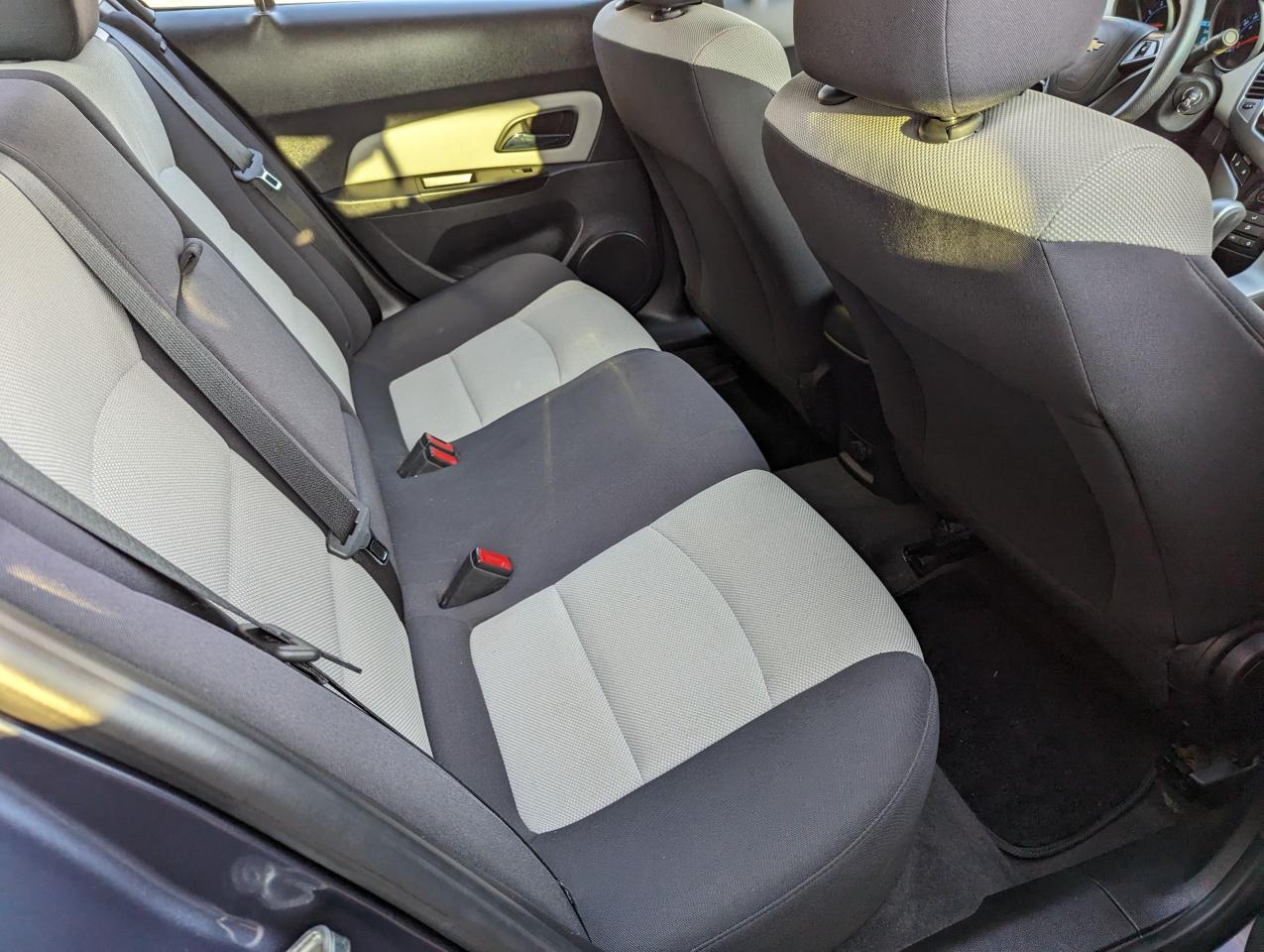2014 Chevrolet Cruze 1.8 *Bluetooth/Cruise Control/Drives Like New* - Photo #23