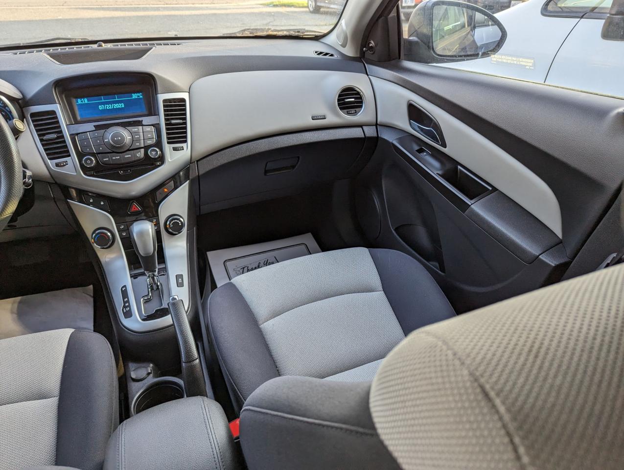2014 Chevrolet Cruze 1.8 *Bluetooth/Cruise Control/Drives Like New* - Photo #31