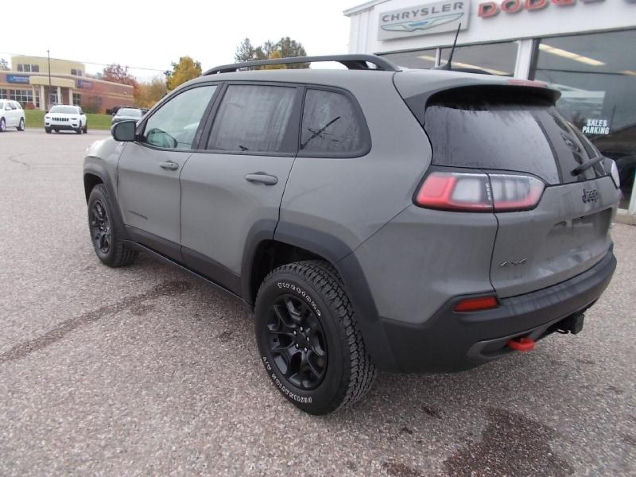2022 Jeep Cherokee Trailhawk Photo4