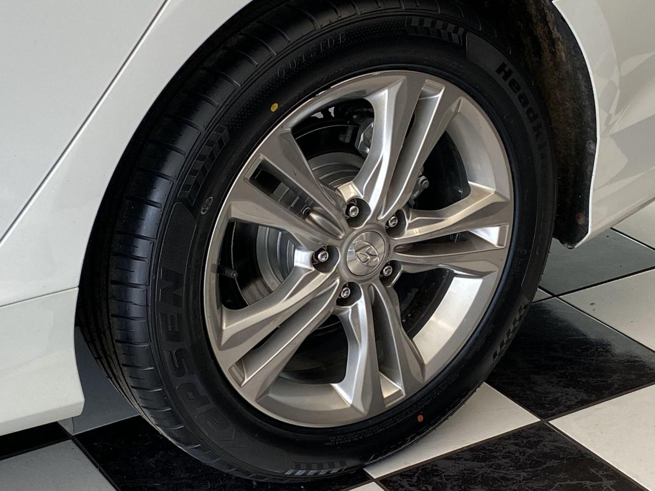 2018 Hyundai Sonata Sport+Roof+New Tires+Brakes+ApplePlay+CLEAN CARFAX - Photo #48