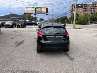 2013 Ford Fiesta Titanium - Photo #4