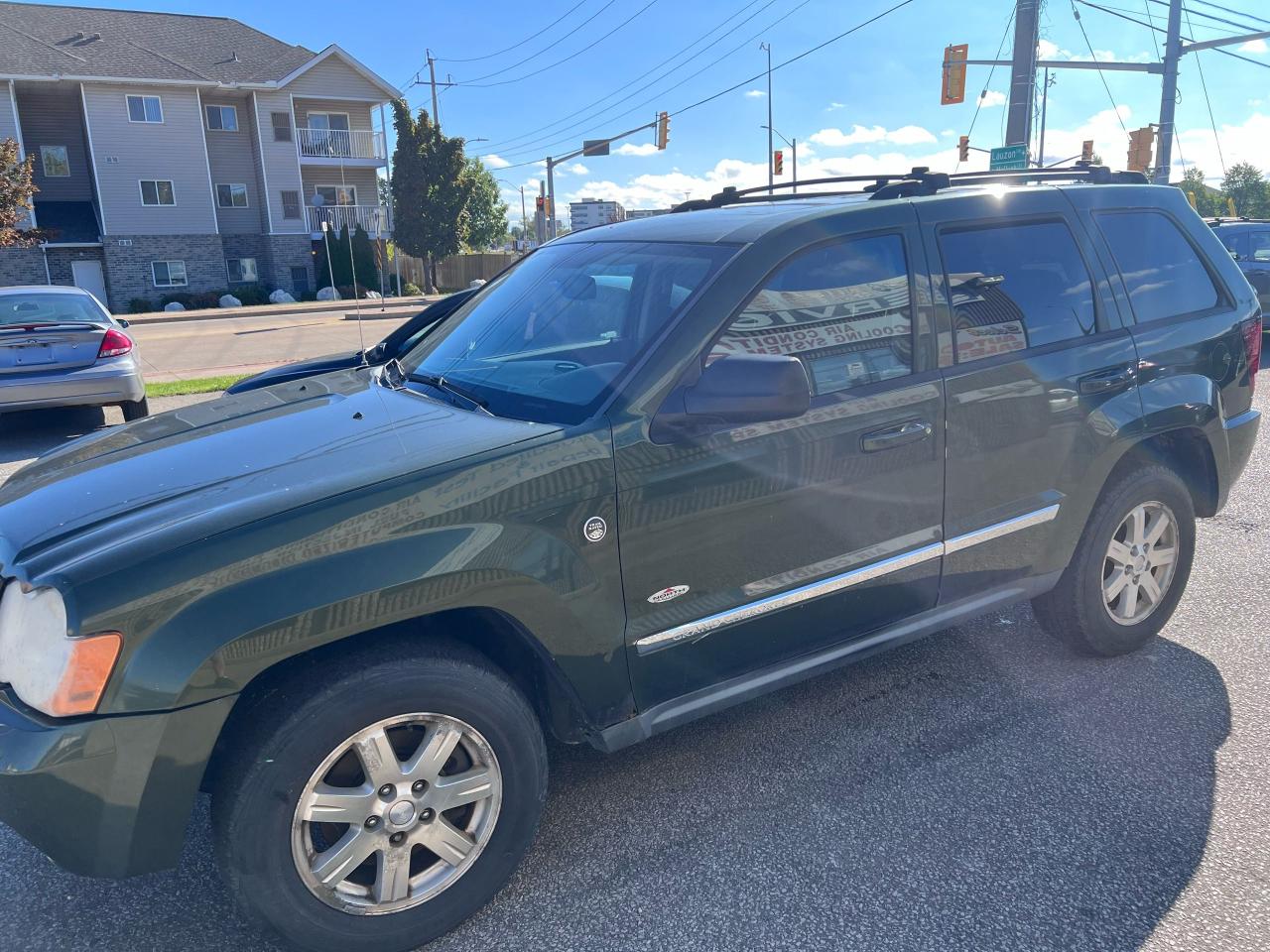 <div>08 JEEP GRAND CHEROKEE 3.l Mercedes diesel engine runs great lots of life left fully loaded leather and sunroof selling vehicle AS no warranty, not responsible for any repairs,  HST  Extra </div>