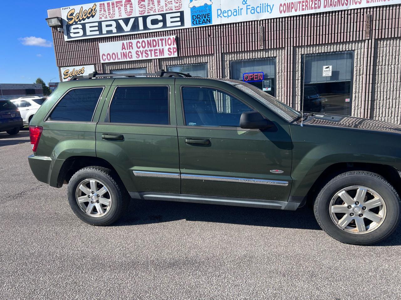 2008 Jeep Grand Cherokee Laredo - Photo #4