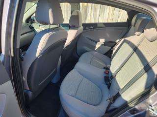 2017 Hyundai Accent SE , Sunroof , Only 55000 Kms - Photo #10