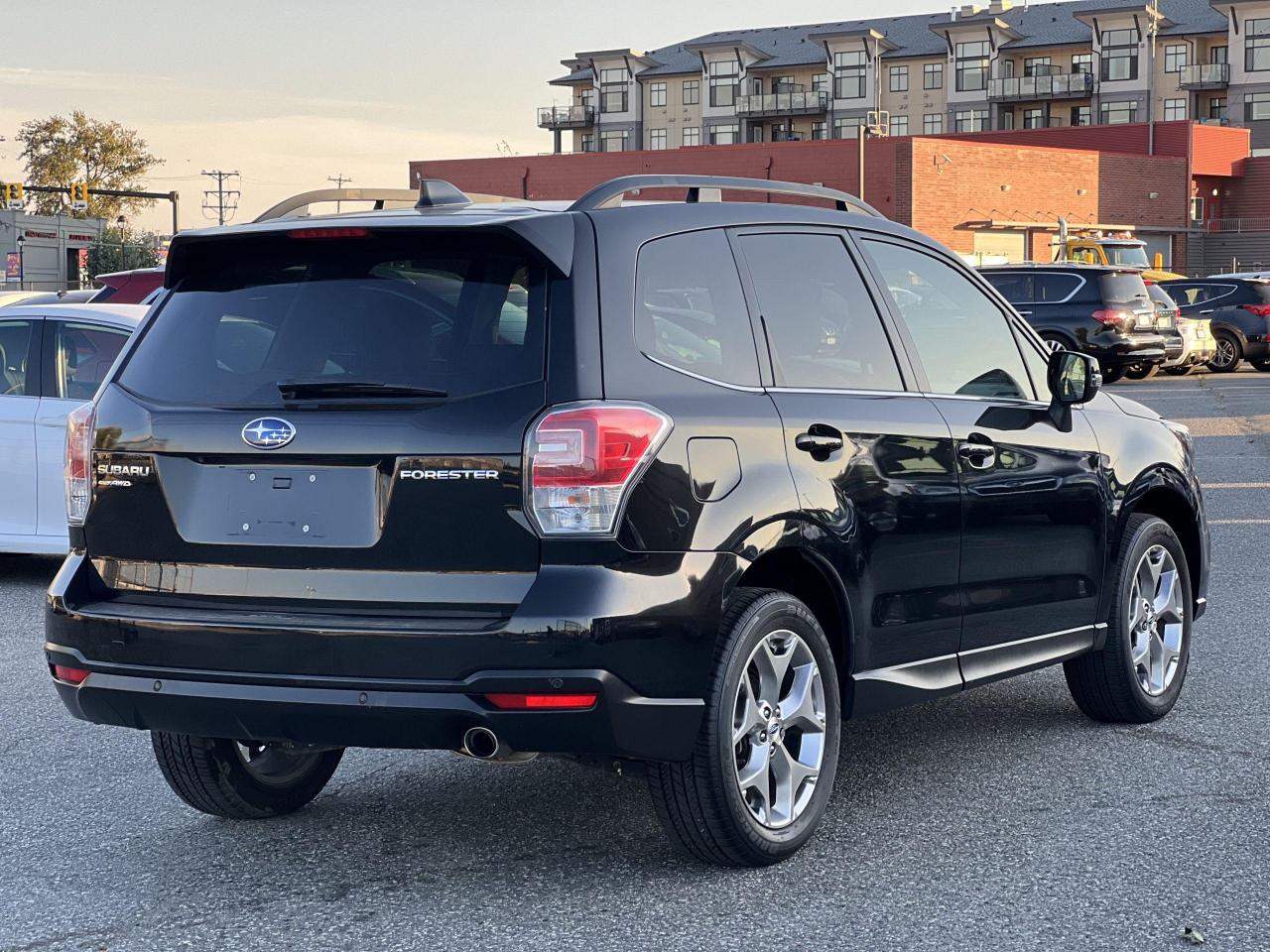 2018 Subaru Forester 2.5i Limited CVT w/EyeSight Pkg - Photo #4