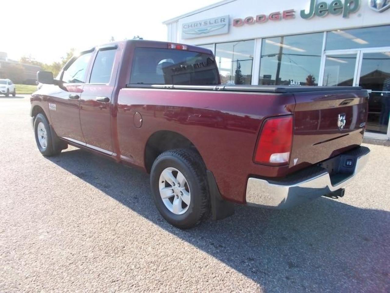 2017 RAM 1500 ST Photo4