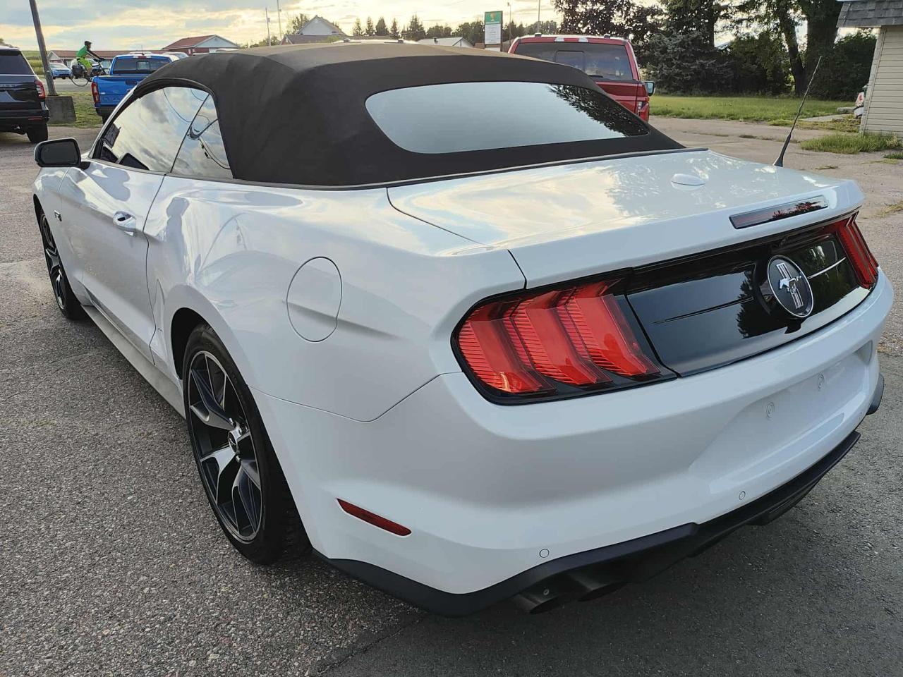 2022 Ford Mustang EcoBoost Premium Photo