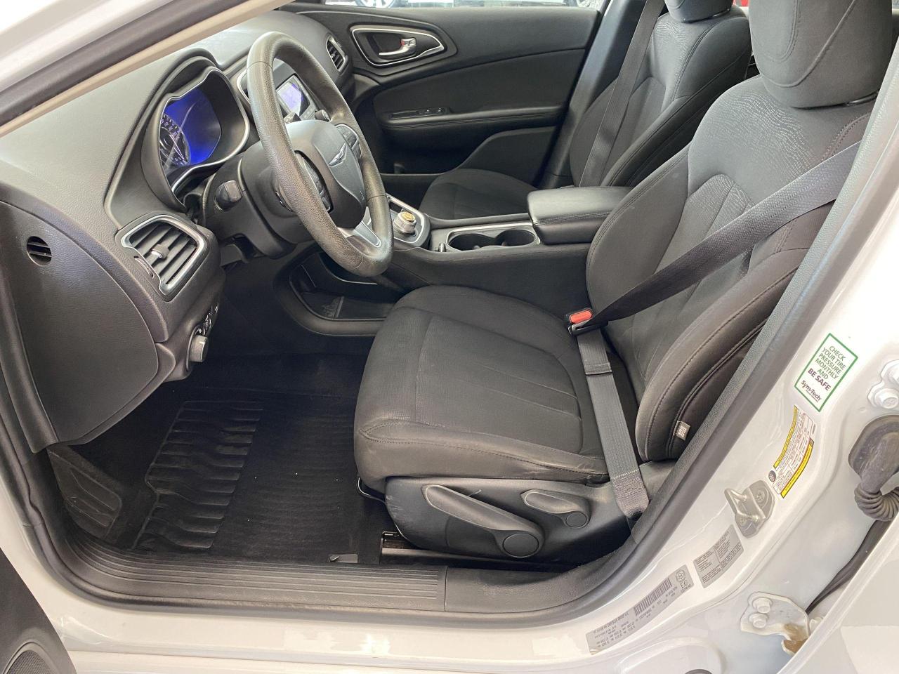 2015 Chrysler 200 LX+New Tires & Brakes+A/C+Tinted Windows - Photo #17