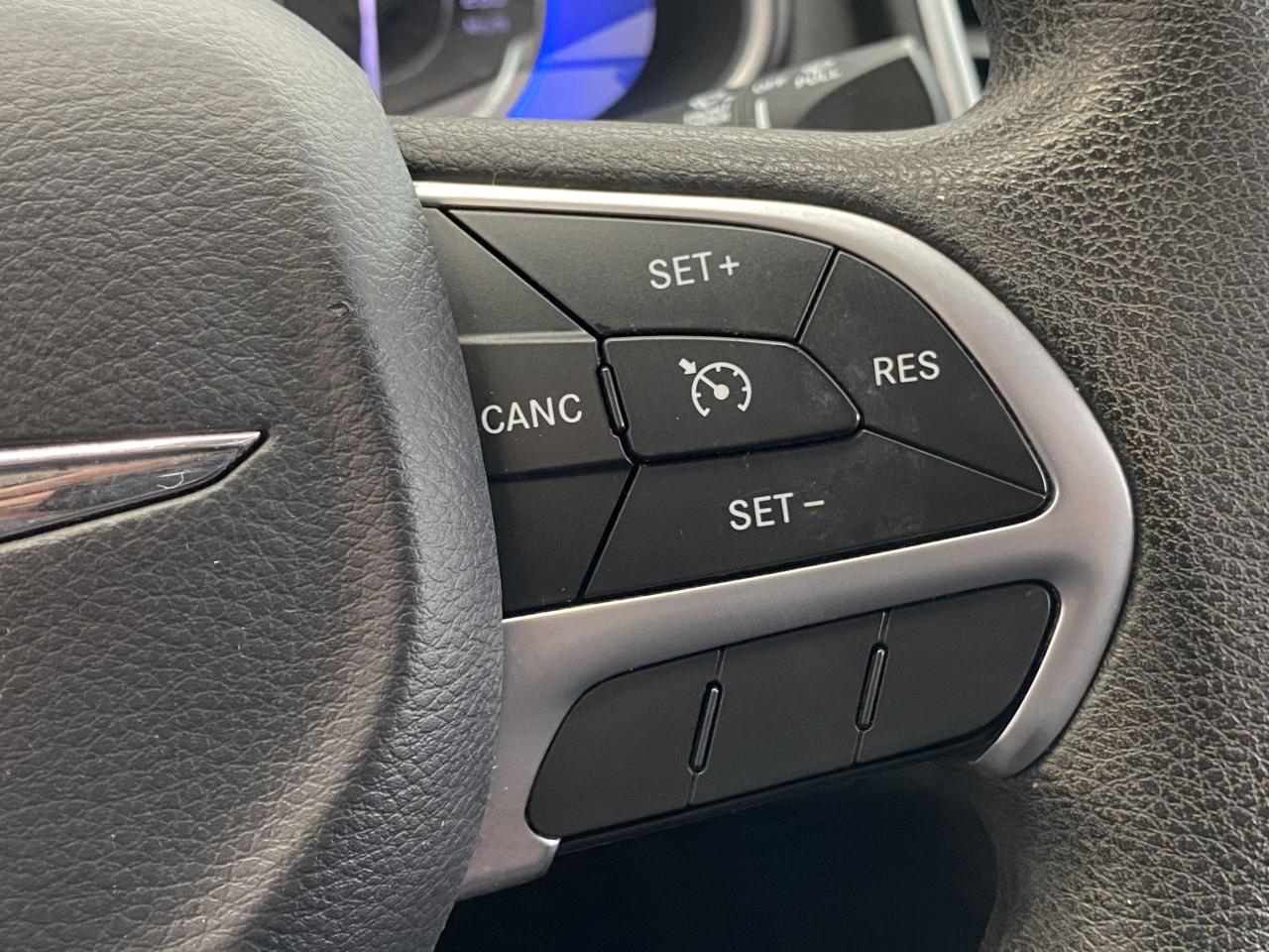 2015 Chrysler 200 LX+New Tires & Brakes+A/C+Tinted Windows - Photo #39