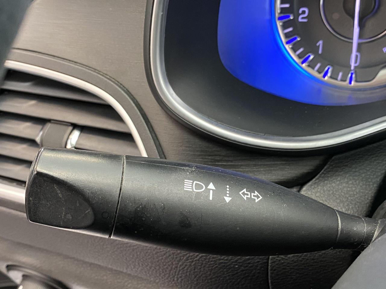 2015 Chrysler 200 LX+New Tires & Brakes+A/C+Tinted Windows - Photo #41
