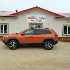 2016 Jeep Cherokee Trailhawk, 4X4, Nav, Heated Seats, Remote Start - Photo #2