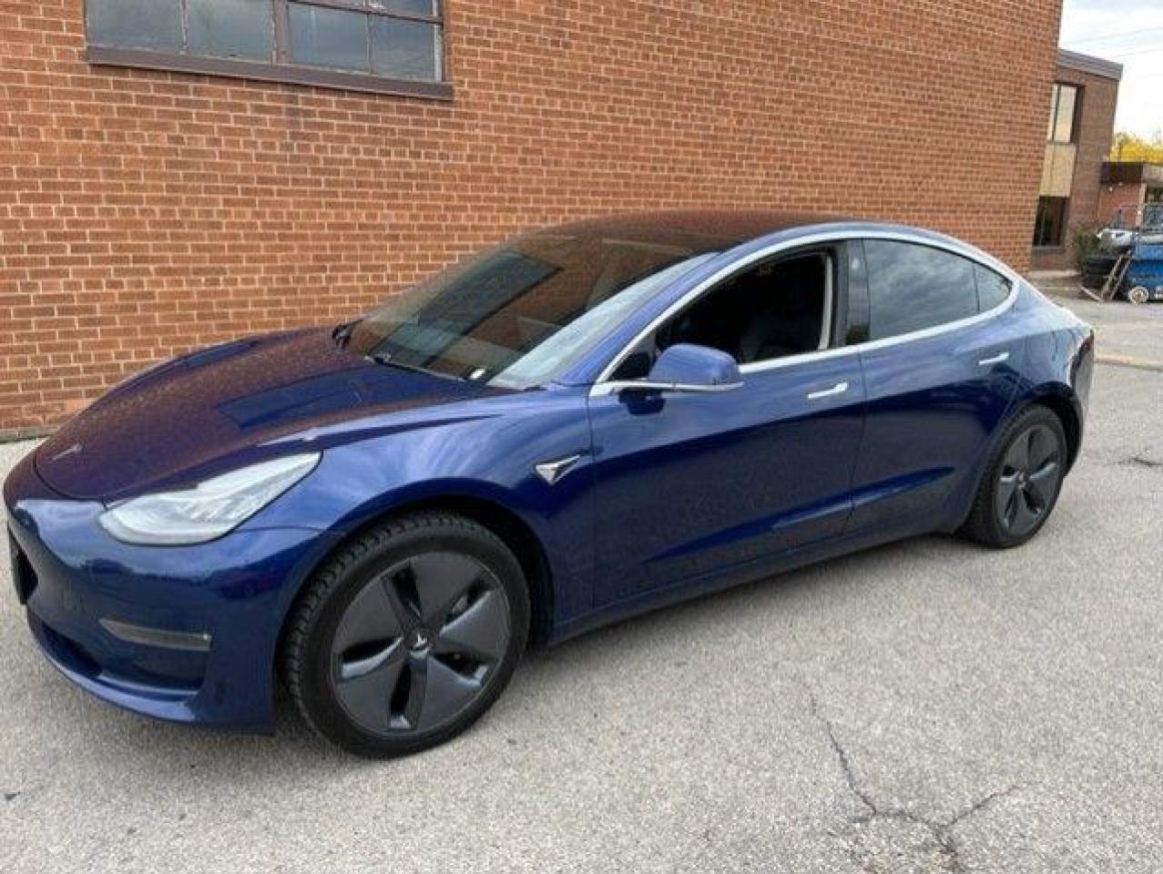 2018 Tesla Model 3 LONG RANGE/AUTOPILOT/1 OWNER/NO REPORTED ACCIDENTS - Photo #2