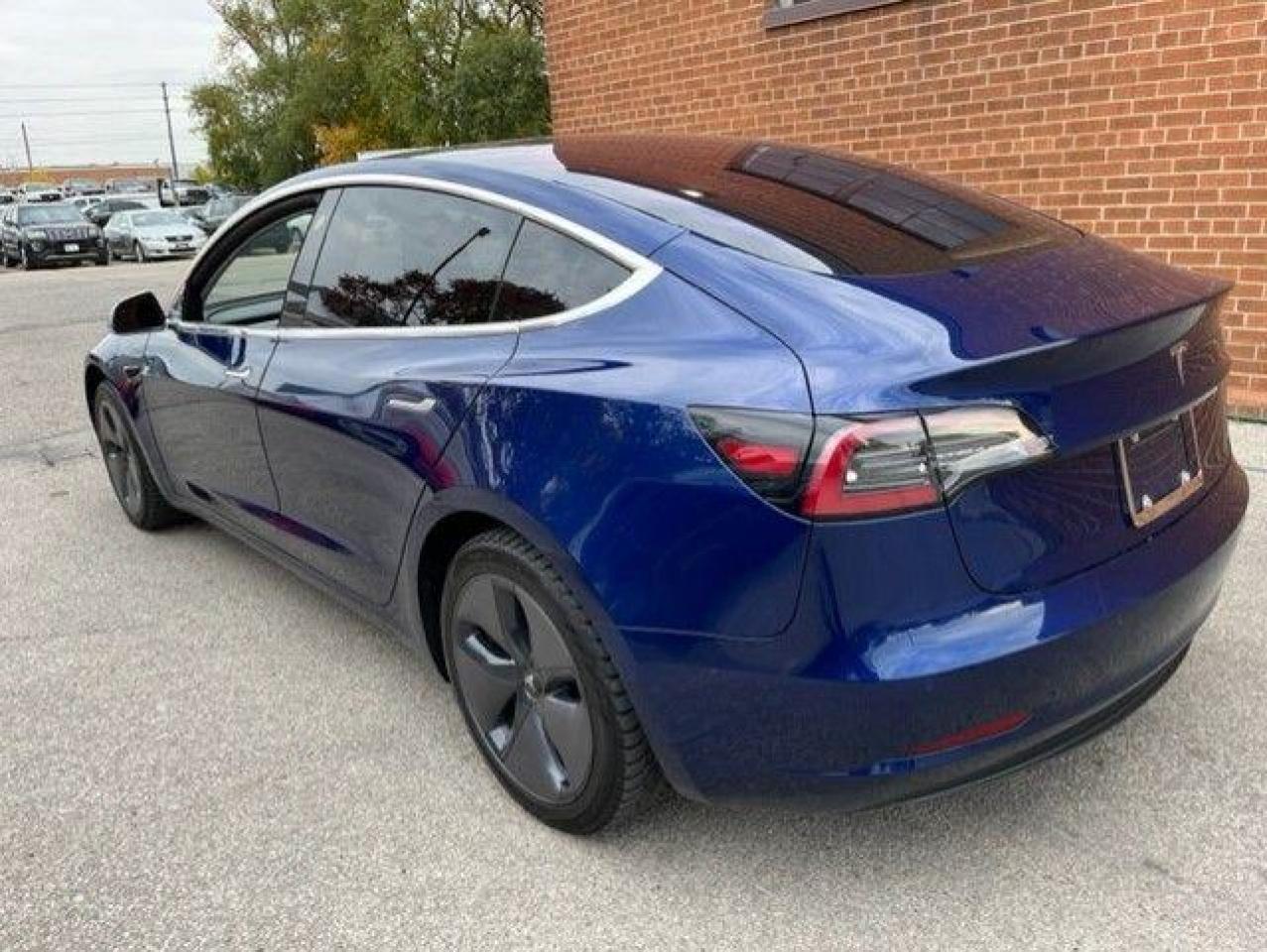 2018 Tesla Model 3 LONG RANGE/AUTOPILOT/1 OWNER/NO REPORTED ACCIDENTS - Photo #4