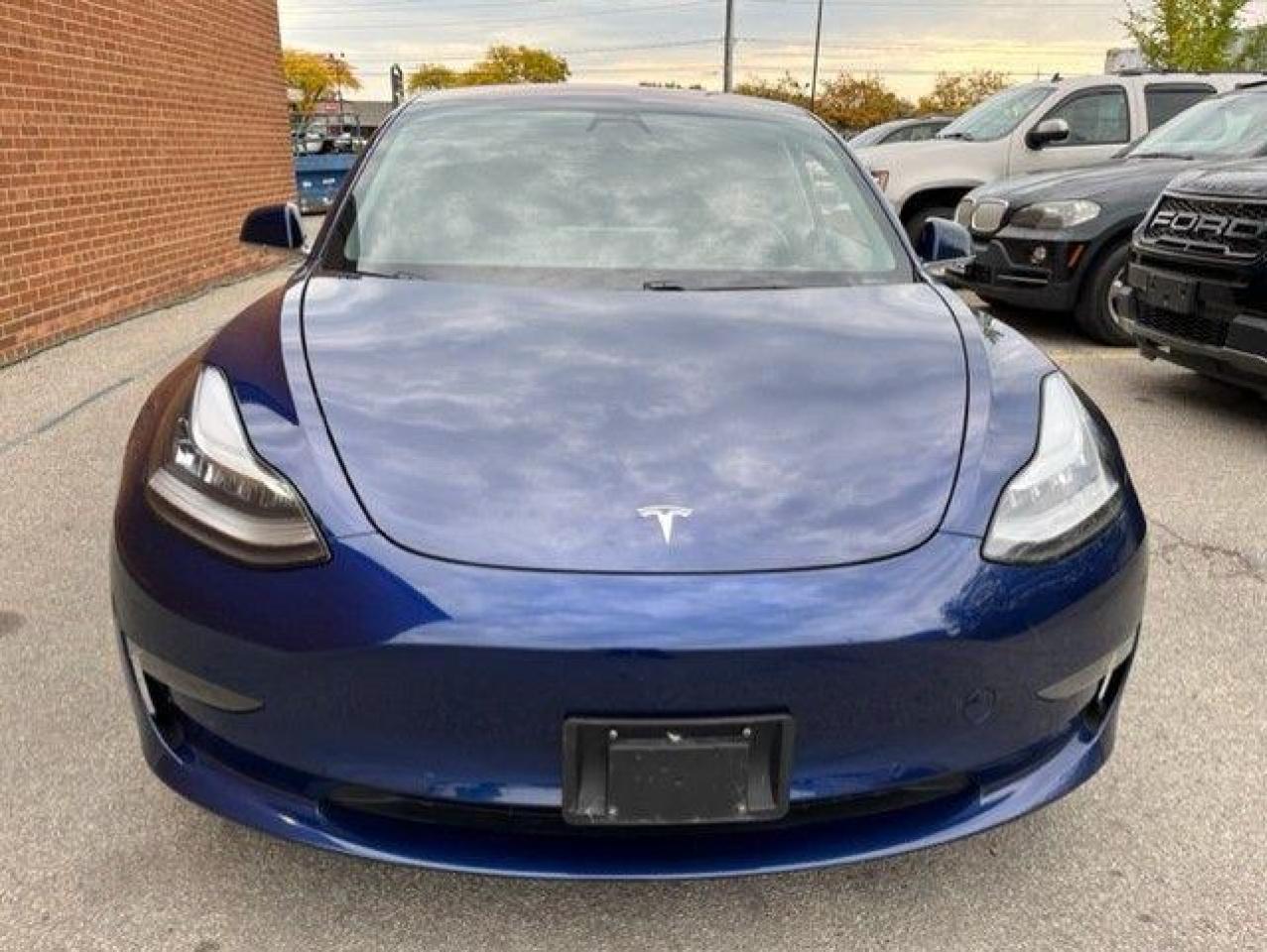 2018 Tesla Model 3 LONG RANGE/AUTOPILOT/1 OWNER/NO REPORTED ACCIDENTS - Photo #8