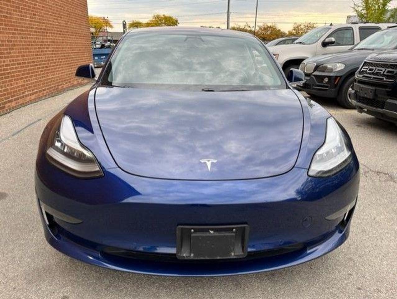 2018 Tesla Model 3 LONG RANGE/AUTOPILOT/1 OWNER/NO REPORTED ACCIDENTS Photo