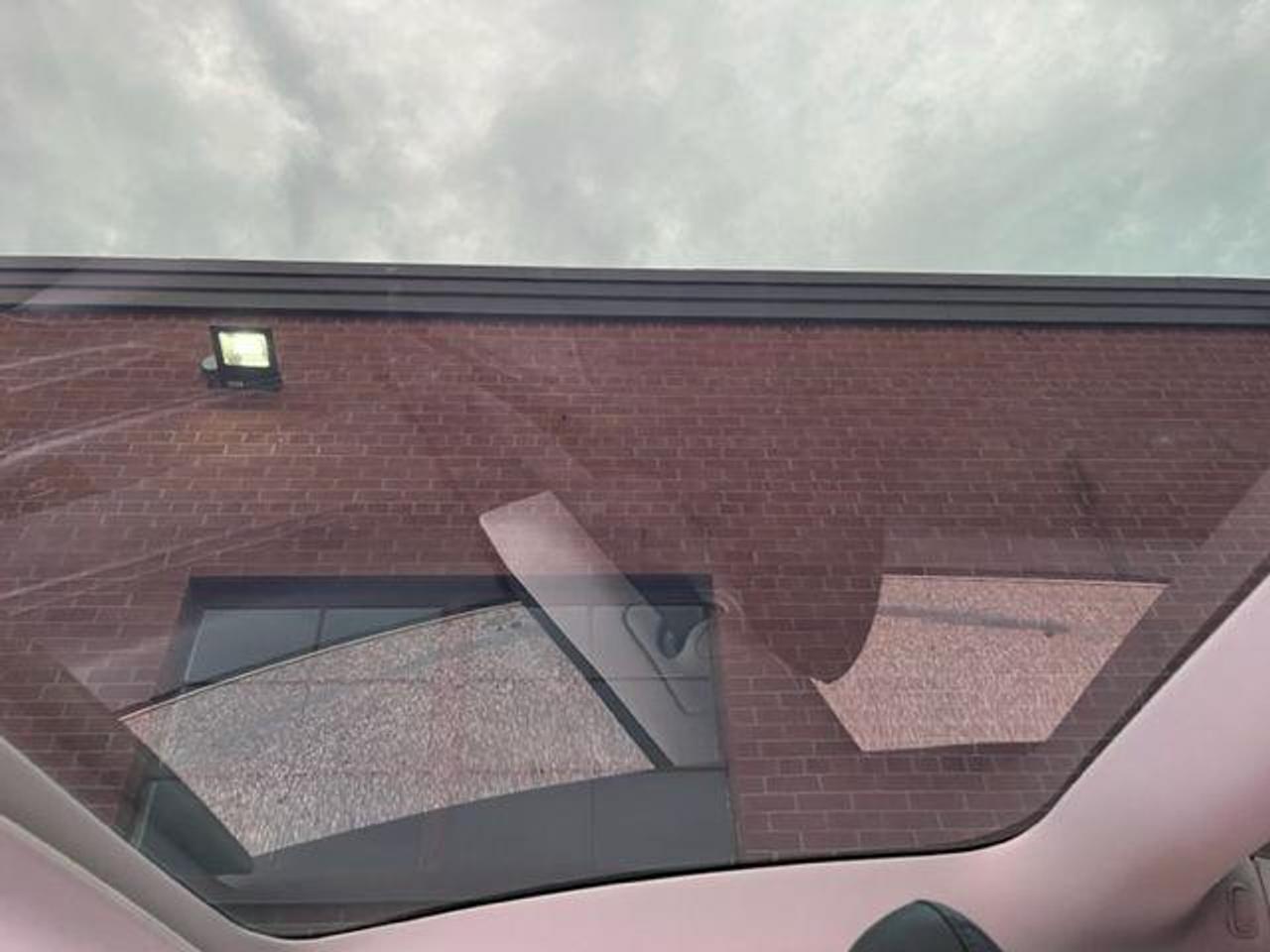 2018 Tesla Model 3 LONG RANGE/AUTOPILOT/1 OWNER/NO REPORTED ACCIDENTS Photo