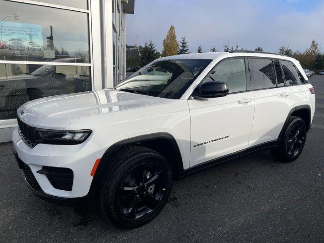 New 2023 Jeep Grand Cherokee Altitude for sale in Nanaimo, BC