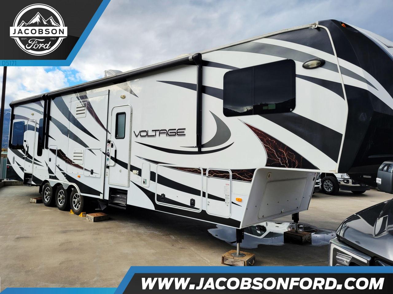 2014 VOLTAGE VT 5TH WHEEL