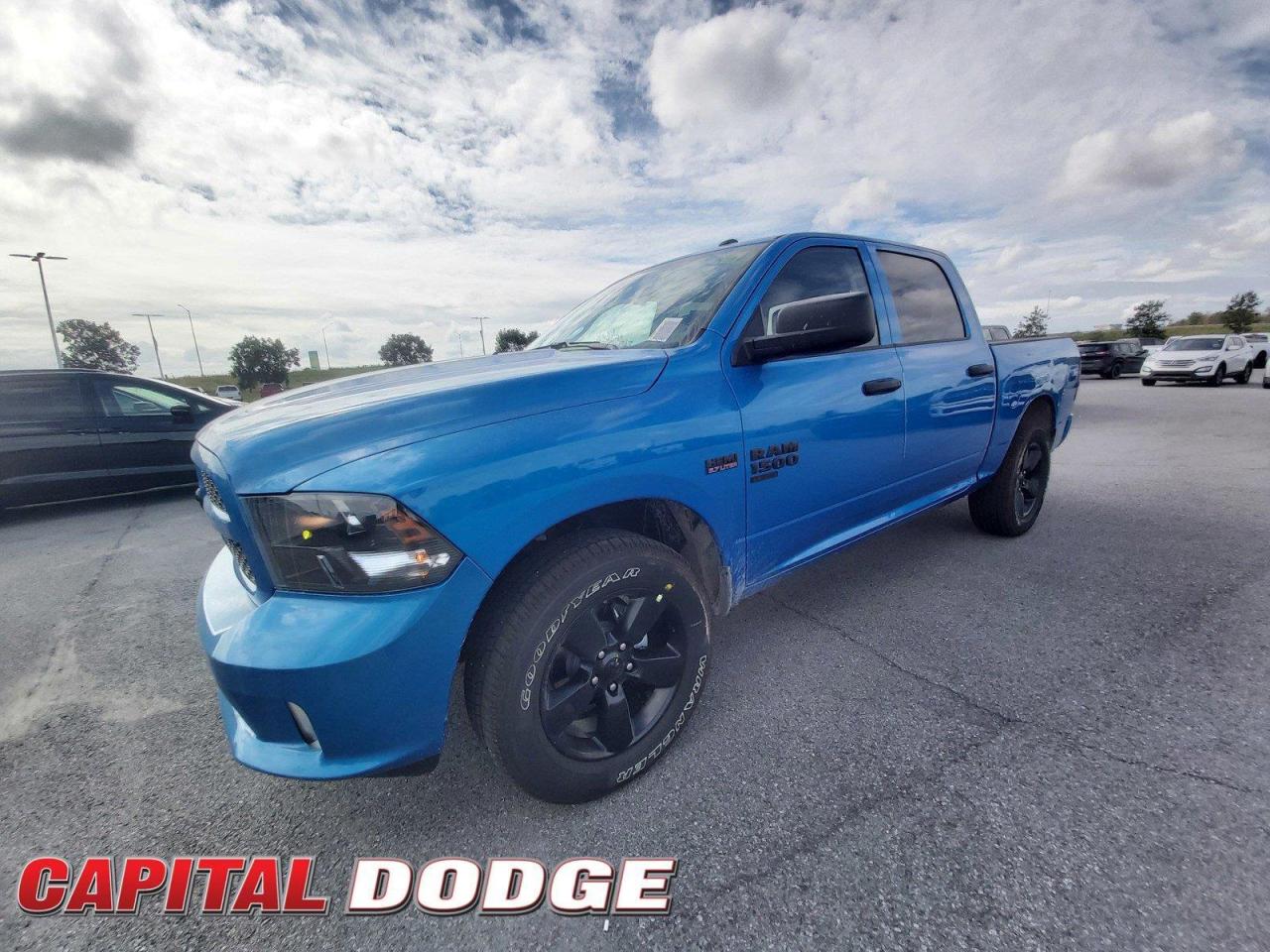 2022 RAM 1500 Classic TRADESMAN Photo0