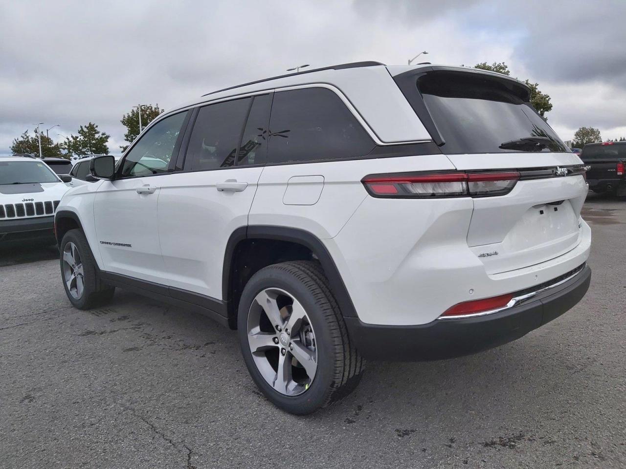 2023 Jeep Grand Cherokee Limited Photo4