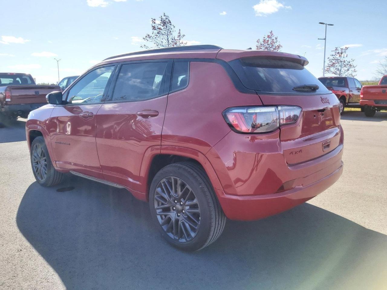 2022 Jeep Compass LIMITED Photo4