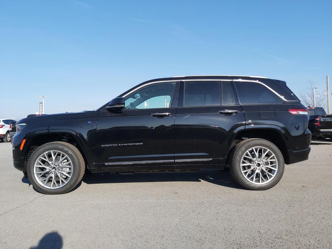 2022 Jeep Grand Cherokee 4XE SUMMIT Photo3