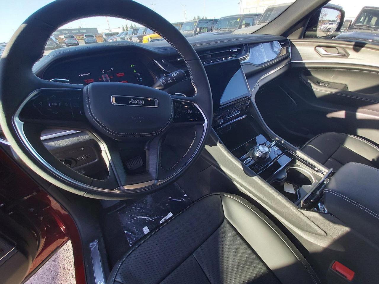 2022 Jeep Grand Cherokee 4xe Overland Photo3