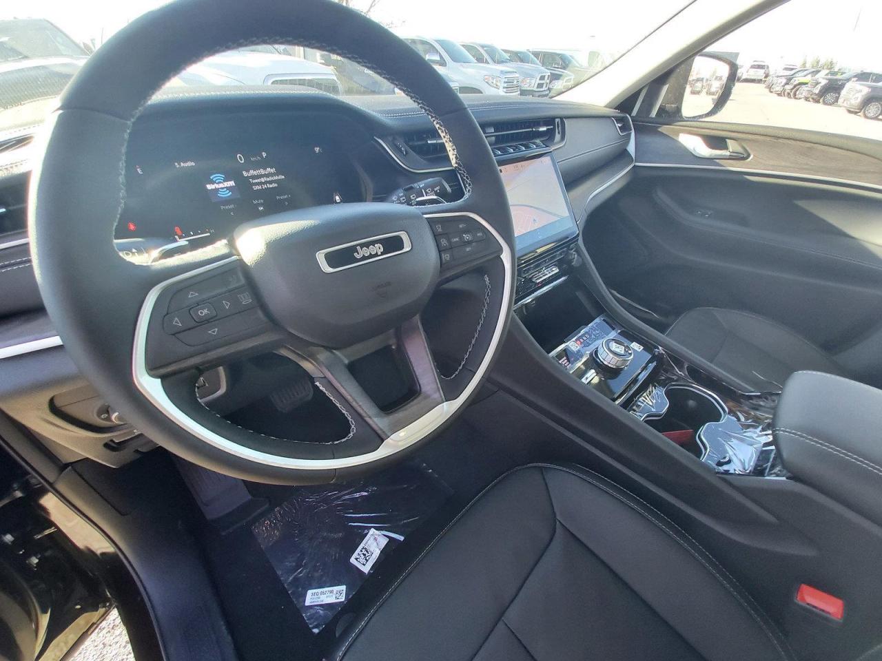 2023 Jeep Grand Cherokee Limited Photo3