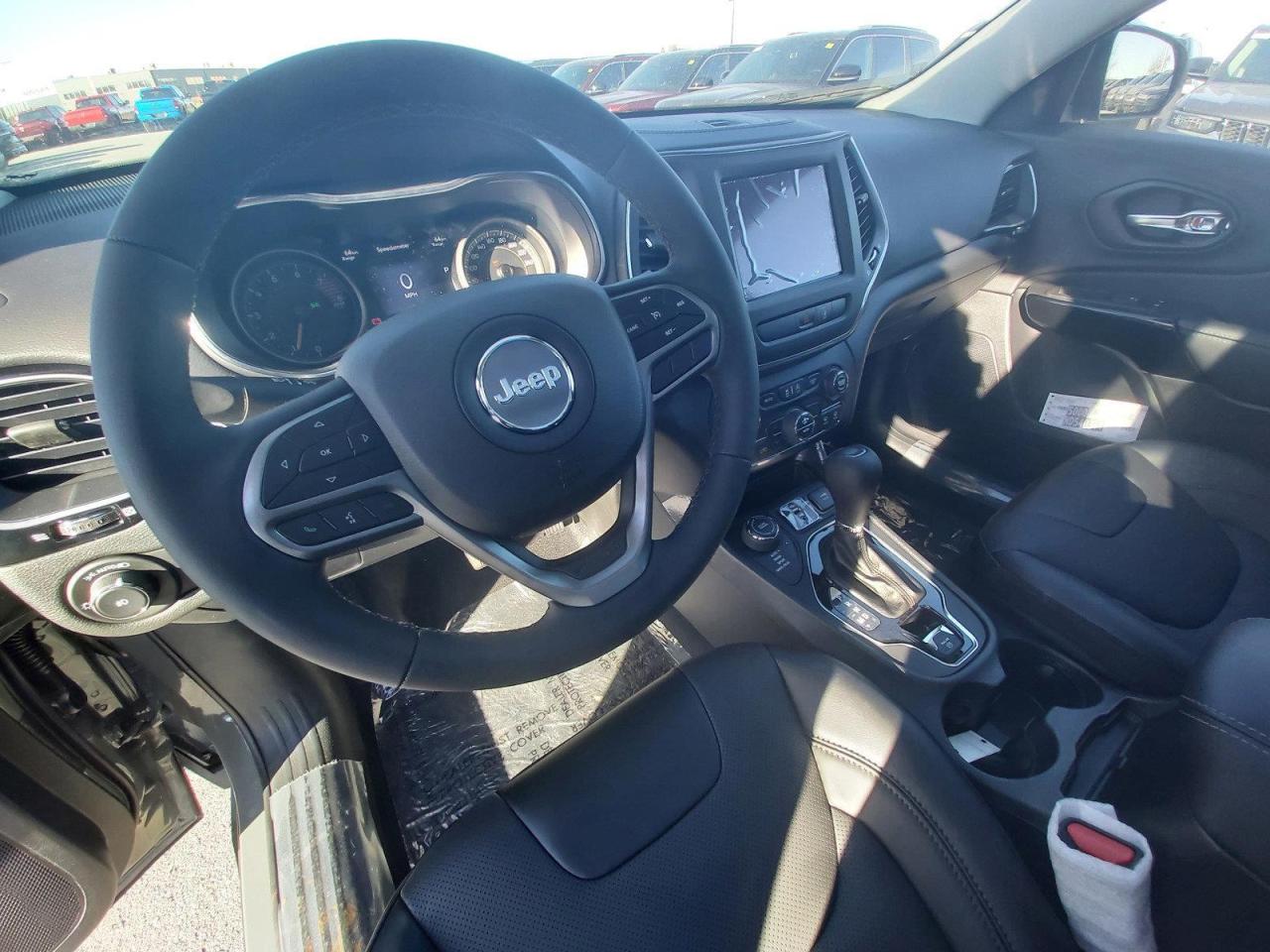 2022 Jeep Cherokee Altitude Photo3