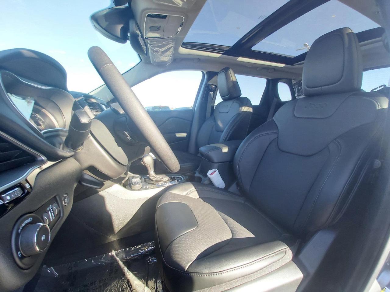 2022 Jeep Cherokee Altitude Photo4