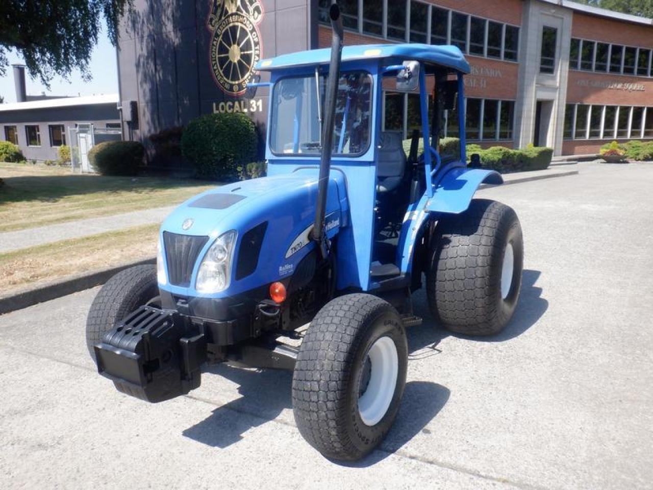 Used 2006 NEW HOLLAND TN70A 4 wheel drive Tractor Diesel for sale in Burnaby, BC
