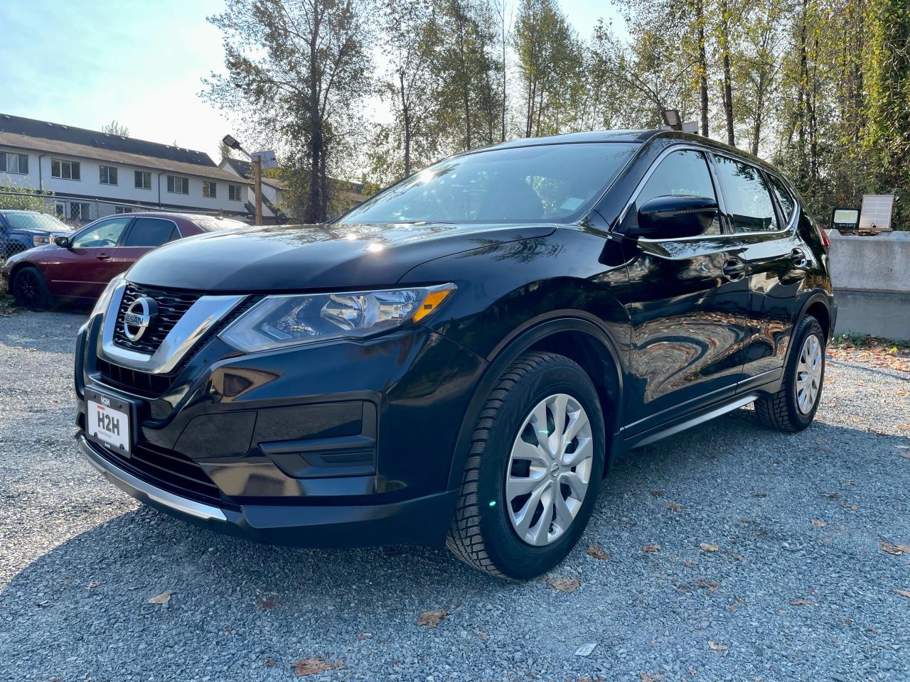 2017 Nissan Rogue S Photo0
