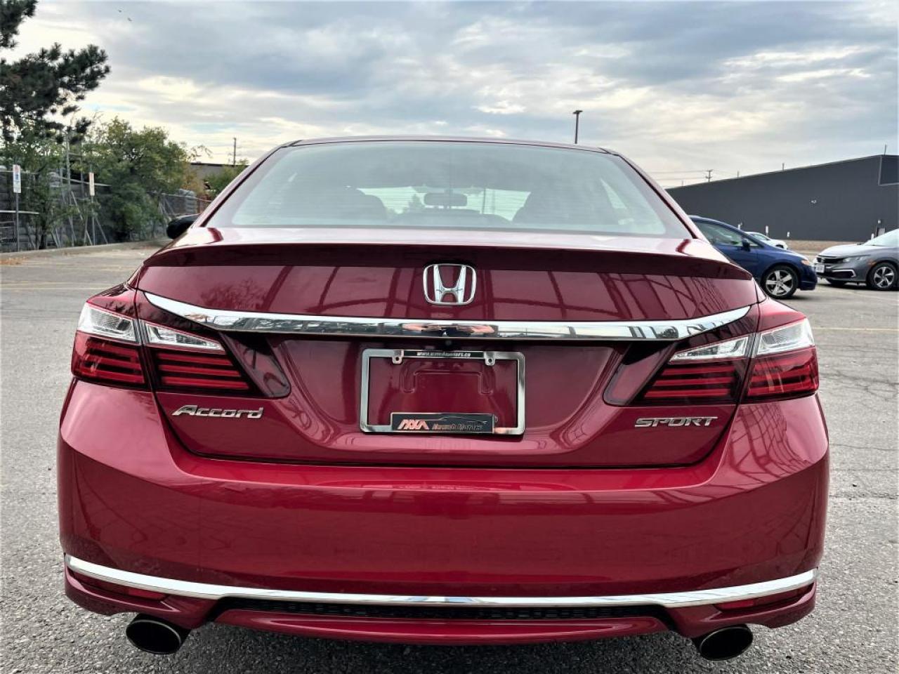 2017 Honda Accord Sedan SPORT|DUAL DISPLAY|SUNROOF|ALLOYS|HEATED SEATS|LEATHER| Photo4