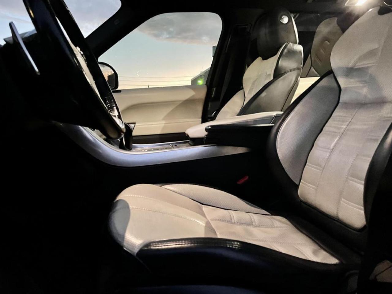 2017 Land Rover Range Rover Sport SPORT|AIR SUSPENSION|PANORAMIC|V6 HSE|PREMIUM AUDIO|LEATHER Photo3