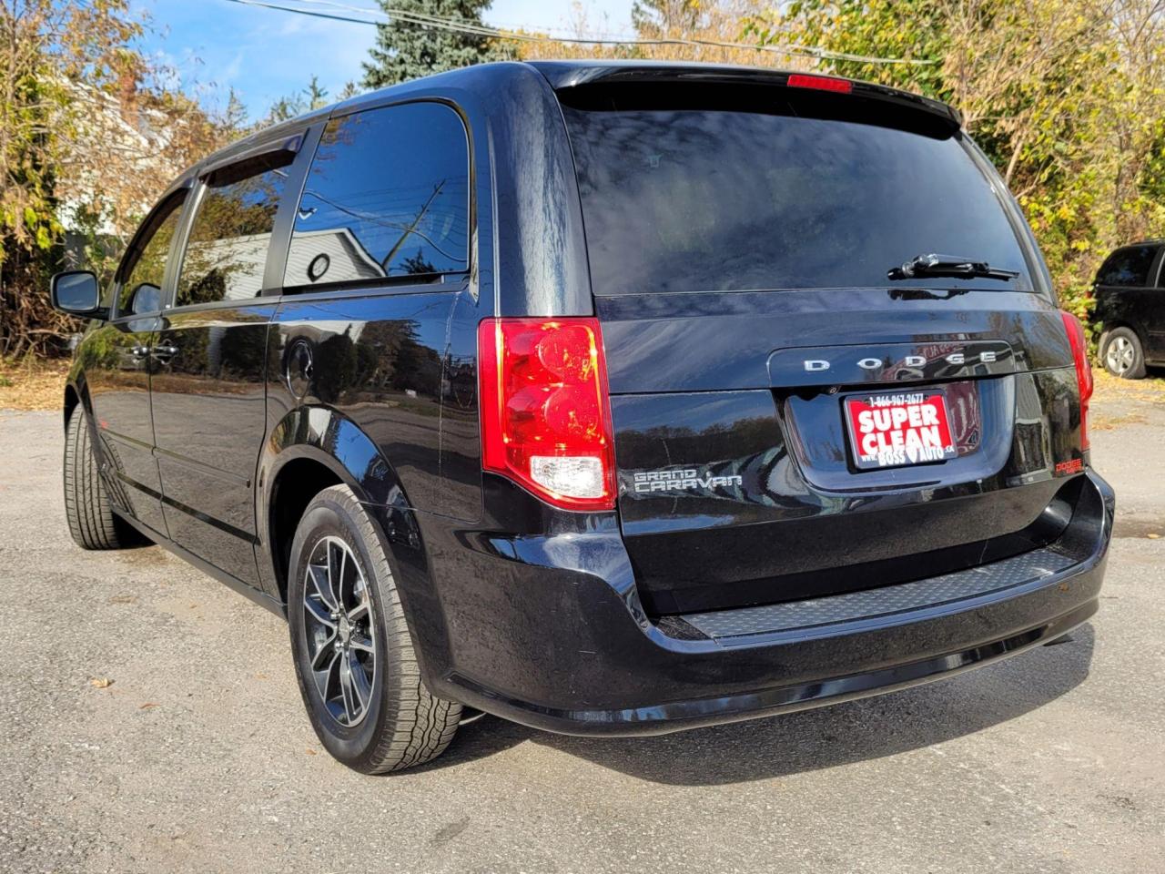 2014 Dodge Grand Caravan Blacktop Photo2