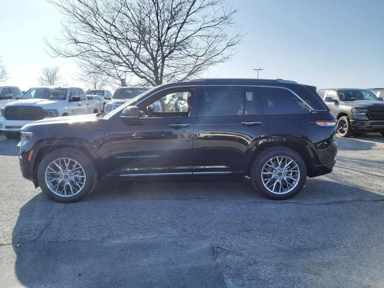 2022 Jeep Grand Cherokee 4XE SUMMIT Photo4