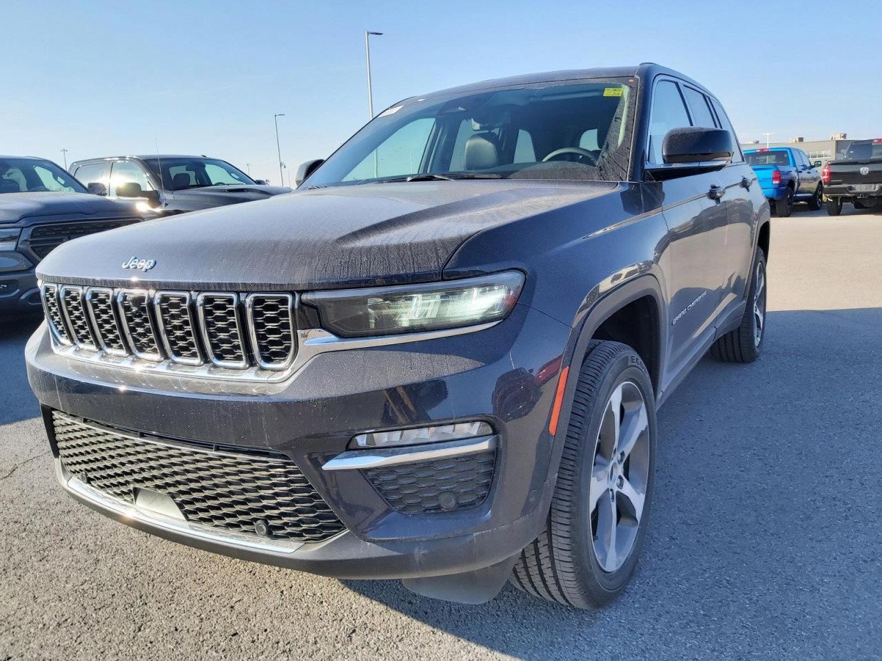 2023 Jeep Grand Cherokee Limited Photo2