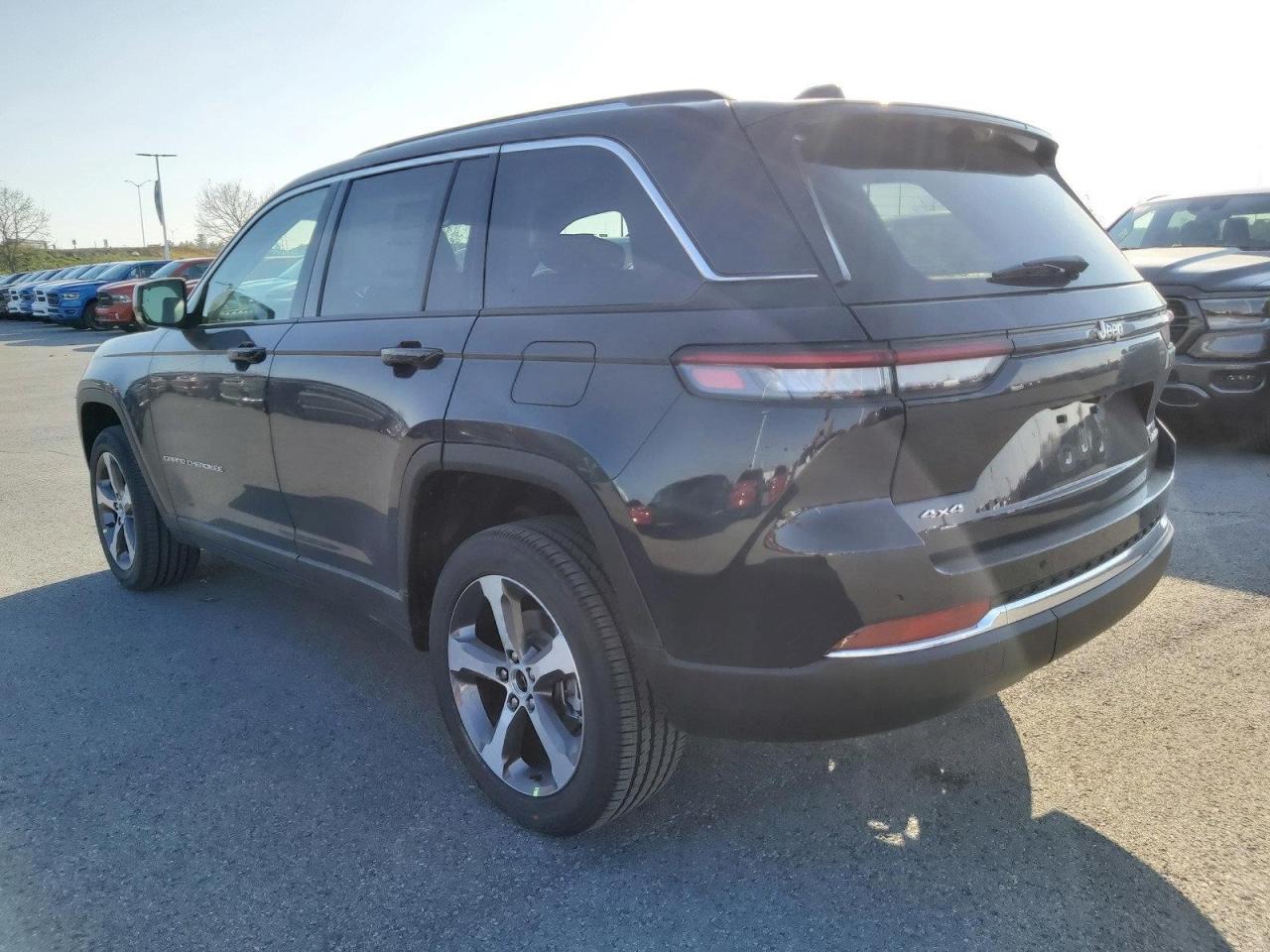 2023 Jeep Grand Cherokee Limited Photo4