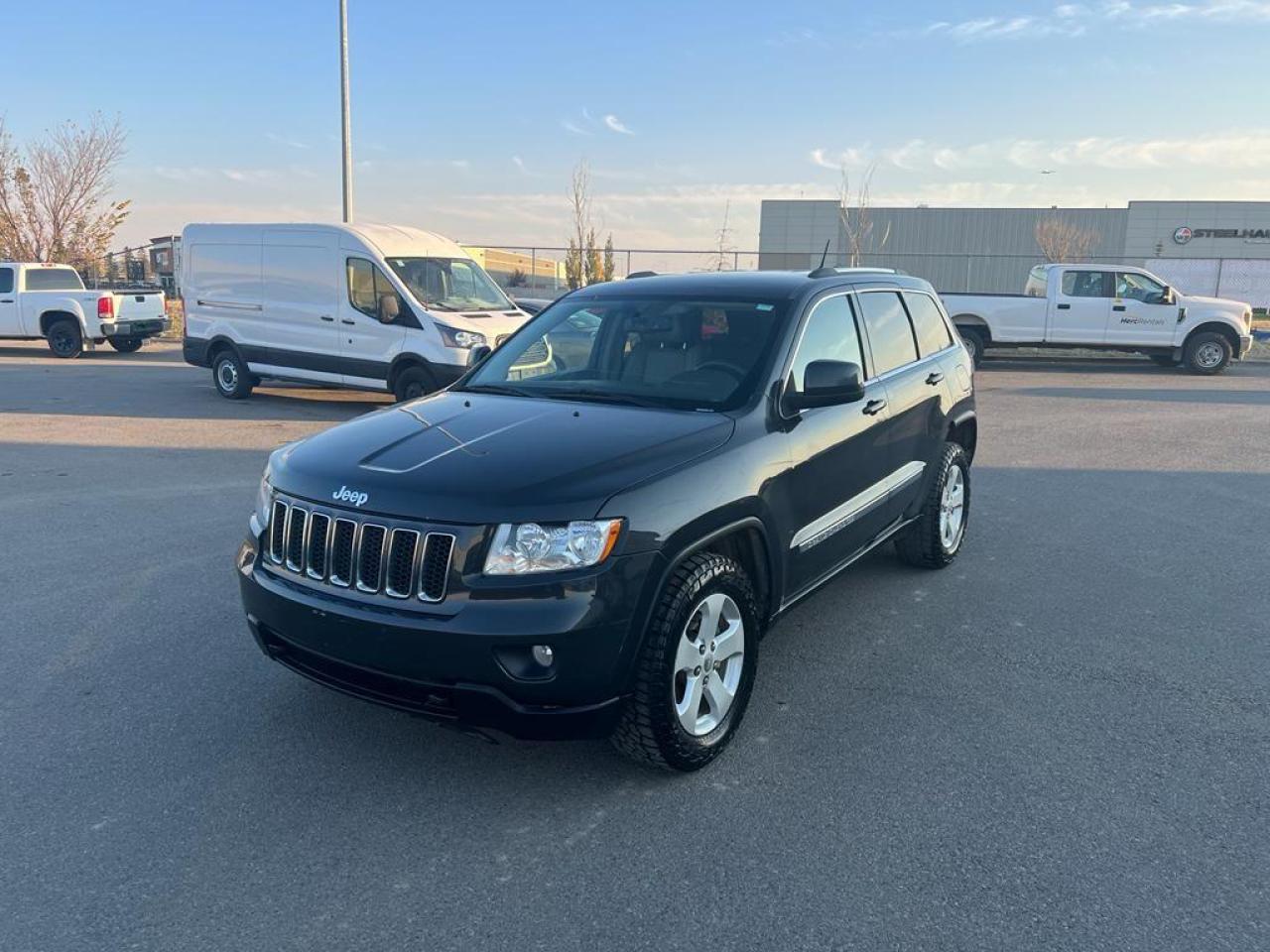 Used 2011 Jeep Grand Cherokee 4WD 4Dr Laredo I $0 DOWN - EVERYONE APPROVED!! for sale in Calgary, AB