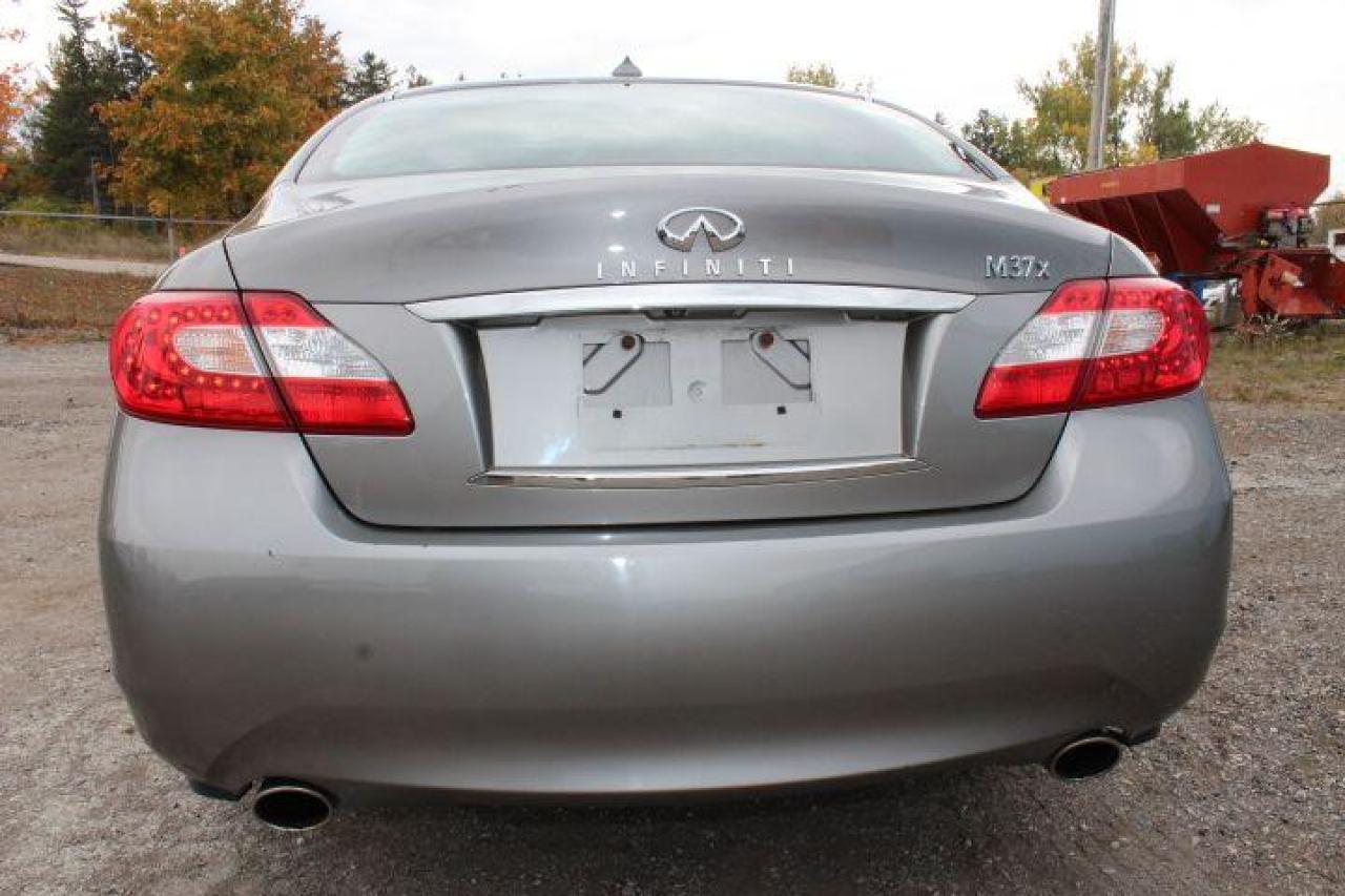 2012 Infiniti M37  Photo3