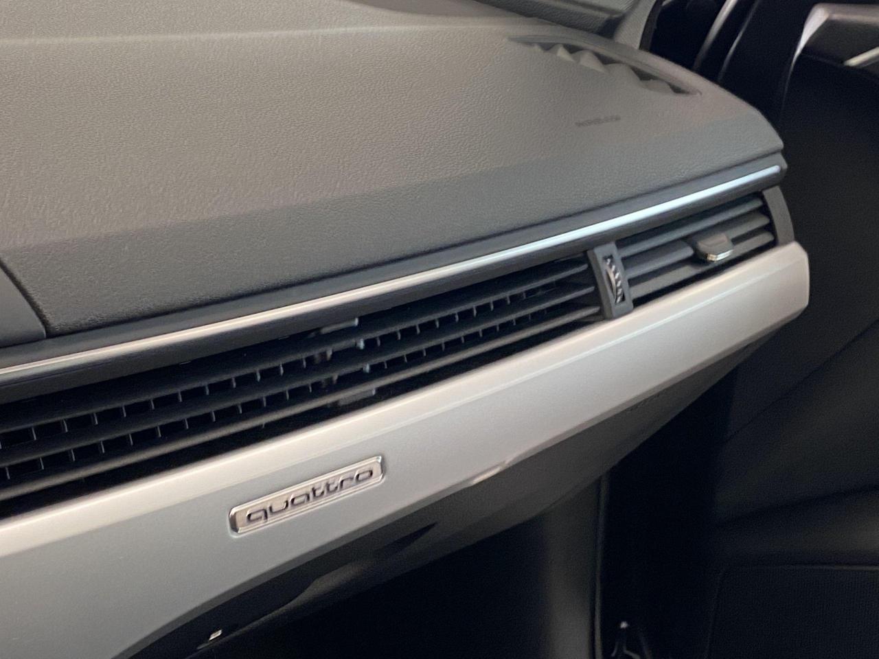 2017 Audi A4 Quattro+Audi Pre Sense+ApplePlay+Clean Carfax - Photo #44
