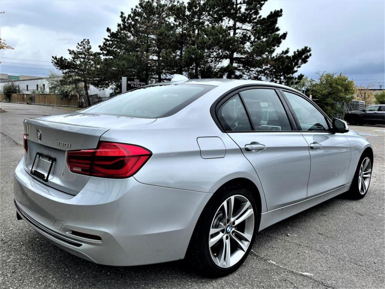 2018 BMW 3 Series 330iXDRIVE|LEATHER INTERIOR|SUNROOF|HEATED SEATS|ALLOY Photo