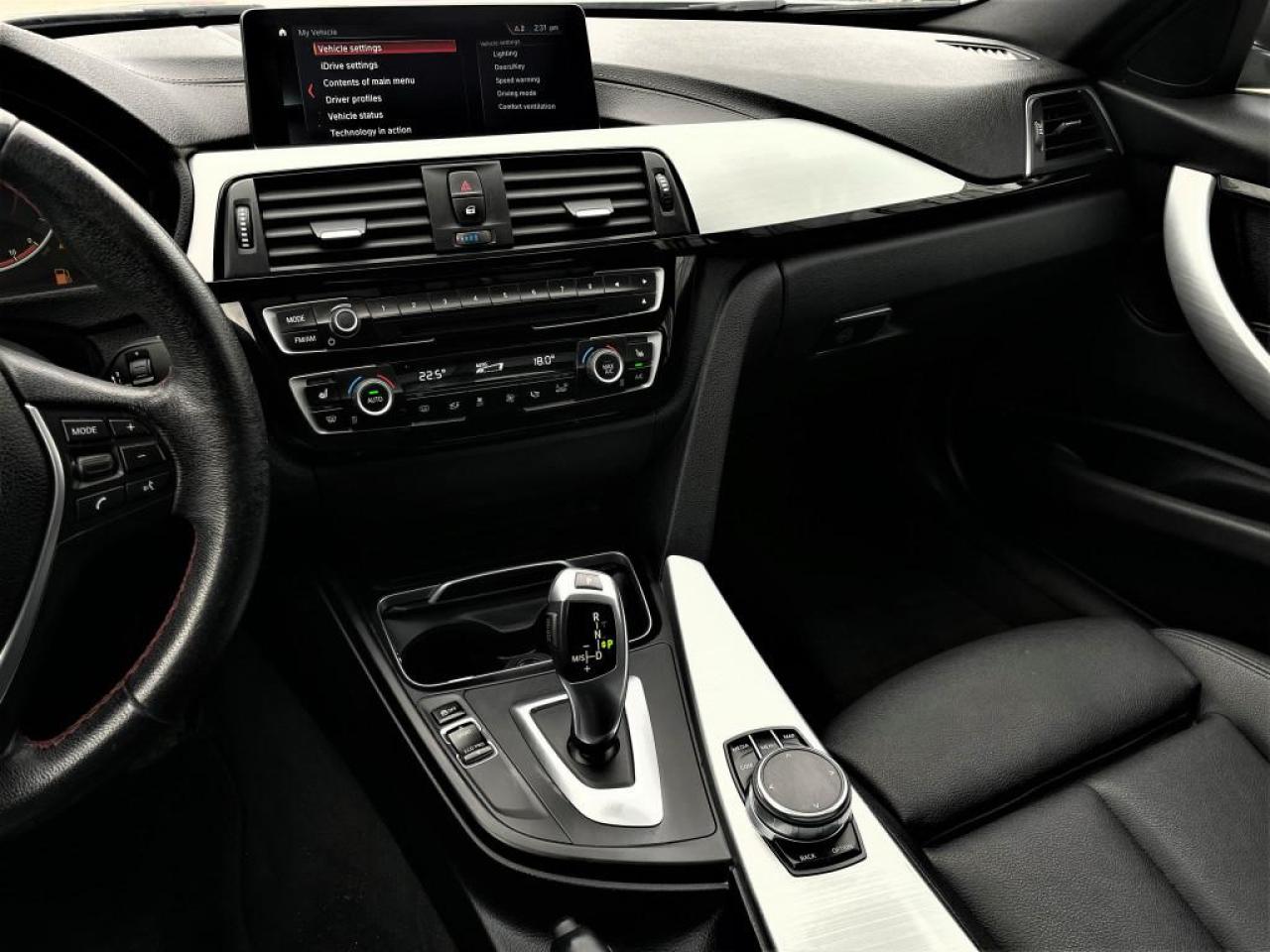 2018 BMW 3 Series 330iXDRIVE|LEATHER INTERIOR|SUNROOF|HEATED SEATS|ALLOY Photo