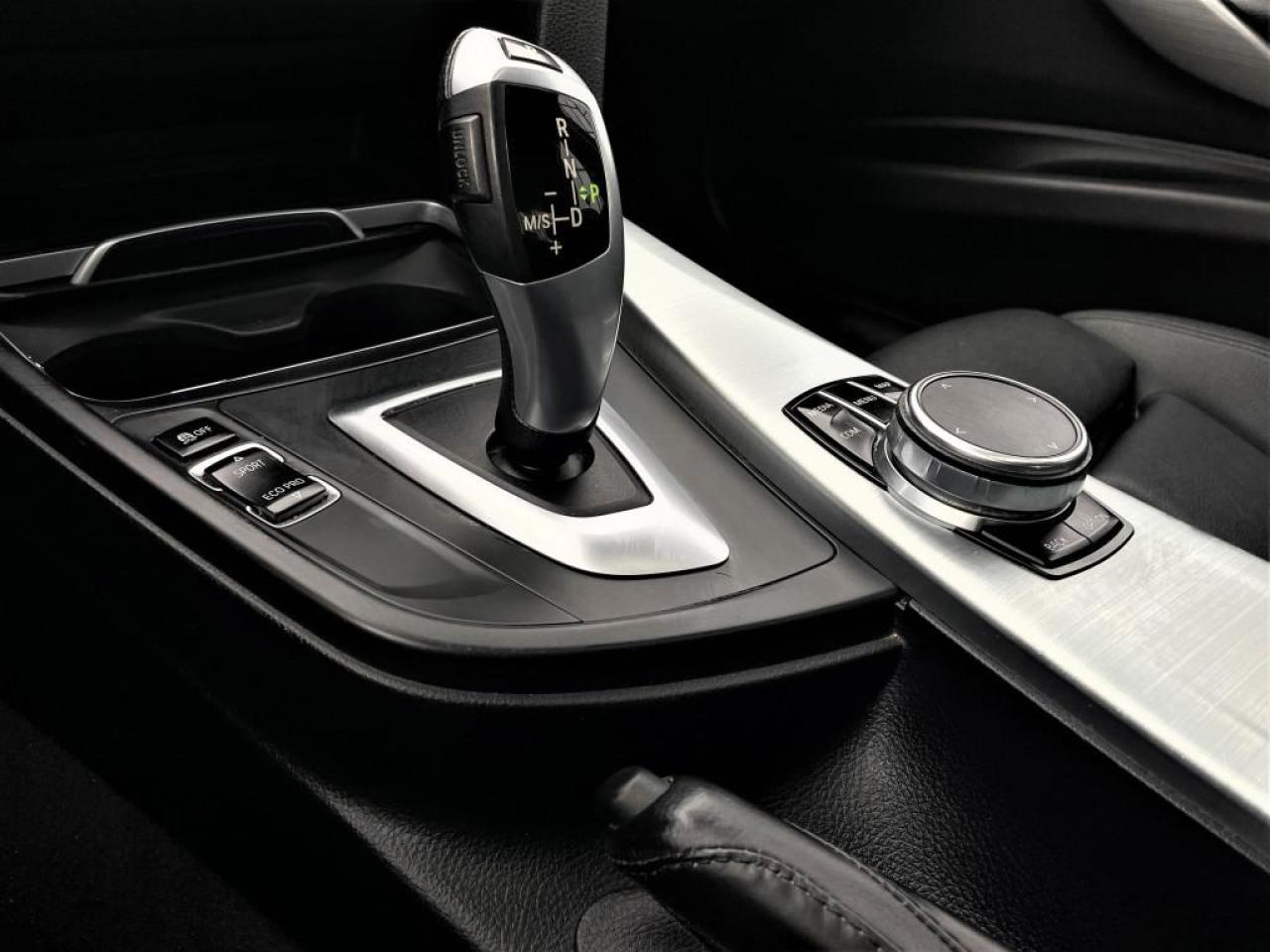 2018 BMW 3 Series 330iXDRIVE|LEATHER INTERIOR|SUNROOF|HEATED SEATS|ALLOY Photo