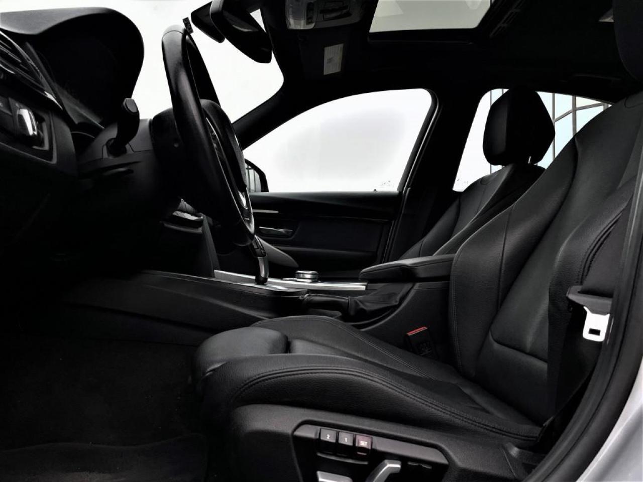 2018 BMW 3 Series 330iXDRIVE|LEATHER INTERIOR|SUNROOF|HEATED SEATS|ALLOY Photo