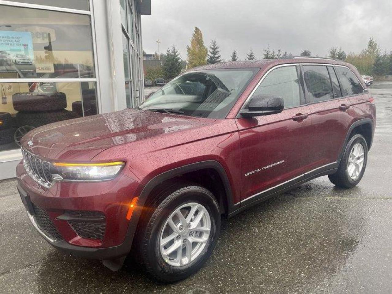 New 2023 Jeep Grand Cherokee Laredo for sale in Nanaimo, BC