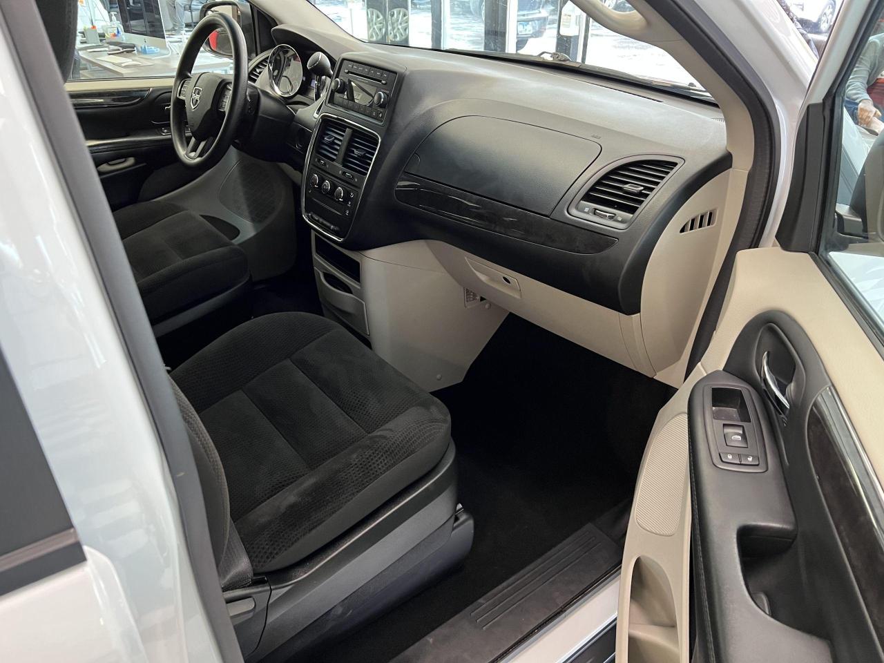 2017 Dodge Grand Caravan CVP+Cruise Control+A/C+ACCIDENT FREE - Photo #18