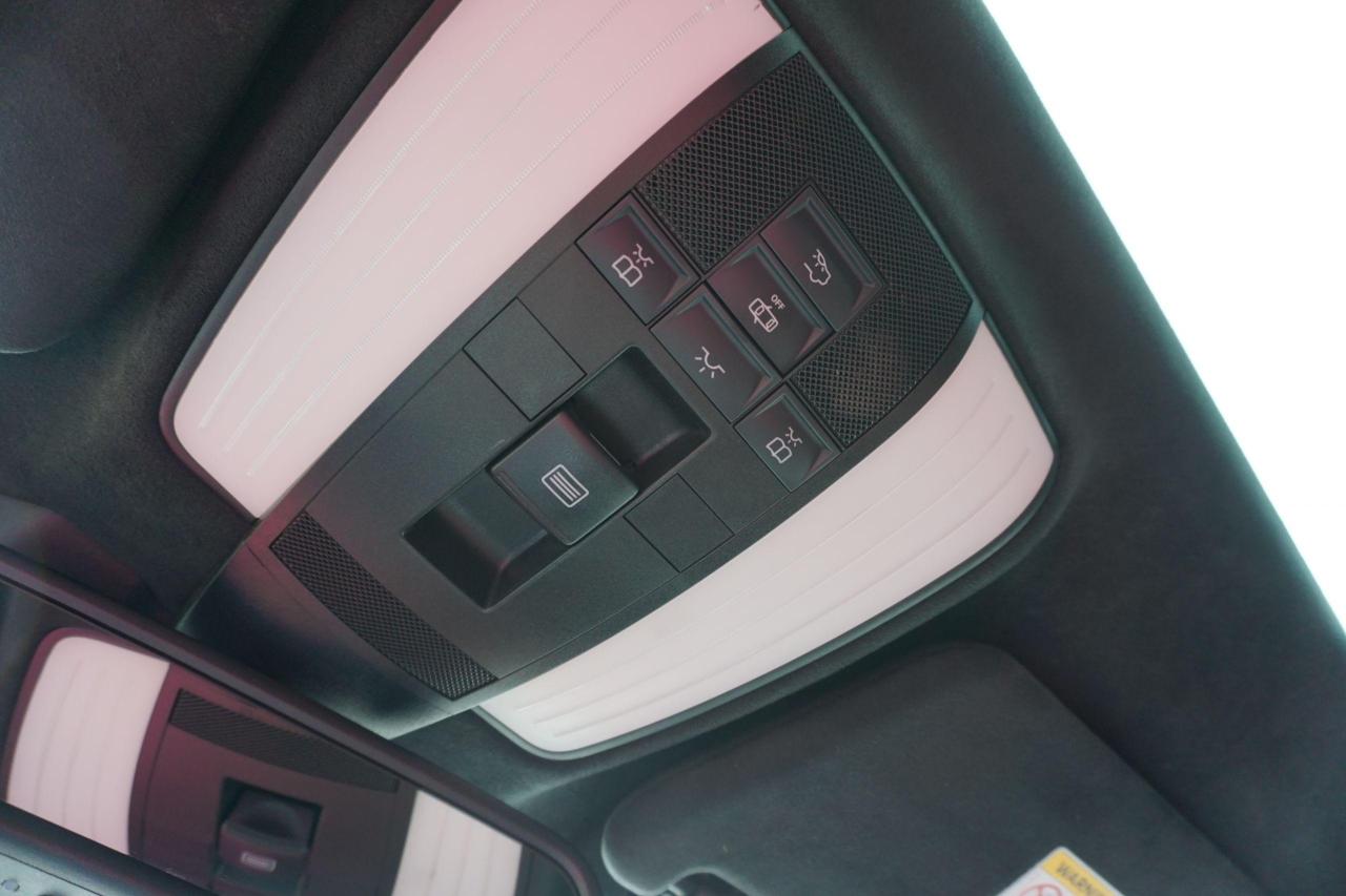 2014 Mercedes-Benz E-Class RARE / DYNAMIC SEAT / NO ACCIDENTS / IMMACULATE - Photo #17