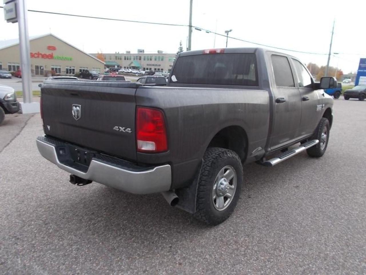 2016 RAM 2500 ST Photo3